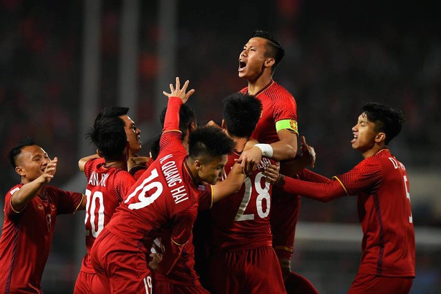 Giấc mơ 10 năm đã trở thành sự thực, cúp Vàng trở lại Mỹ Đình rồi Việt Nam ơi! ảnh 4