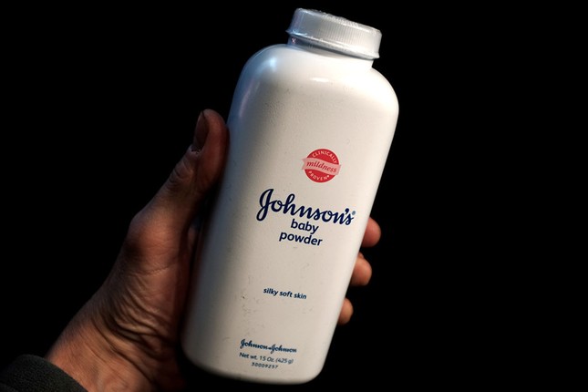 Johnson & Johnson giấu thông tin phấn rôm chứa chất gây ung thư? ảnh 2