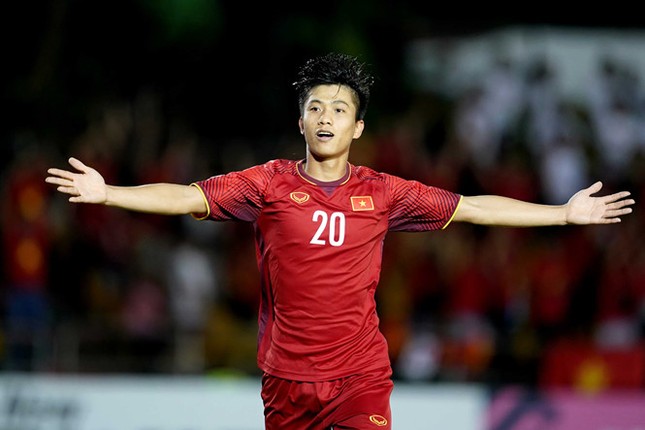 Nổi tiếng vượt xa biên giới, báo Trung Quốc ví Phan Văn Đức là “Cristiano Ronaldo Việt Nam” ảnh 1