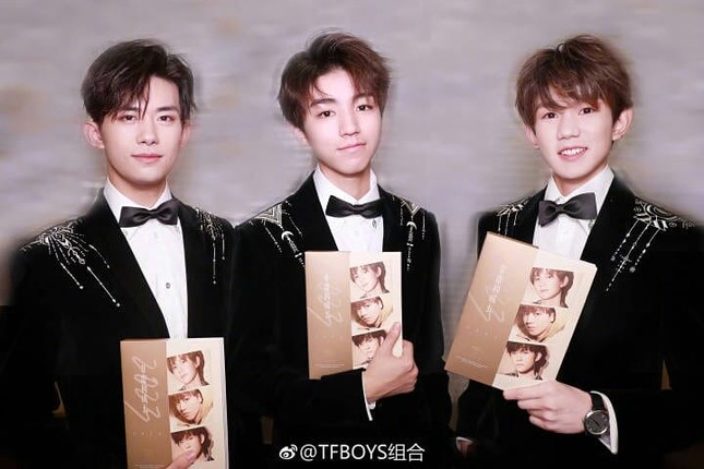 Cạnh tranh với Chu Nhất Long, TFBOYS có thể trở thành “Ông hoàng Weibo” một lần nữa? ảnh 1