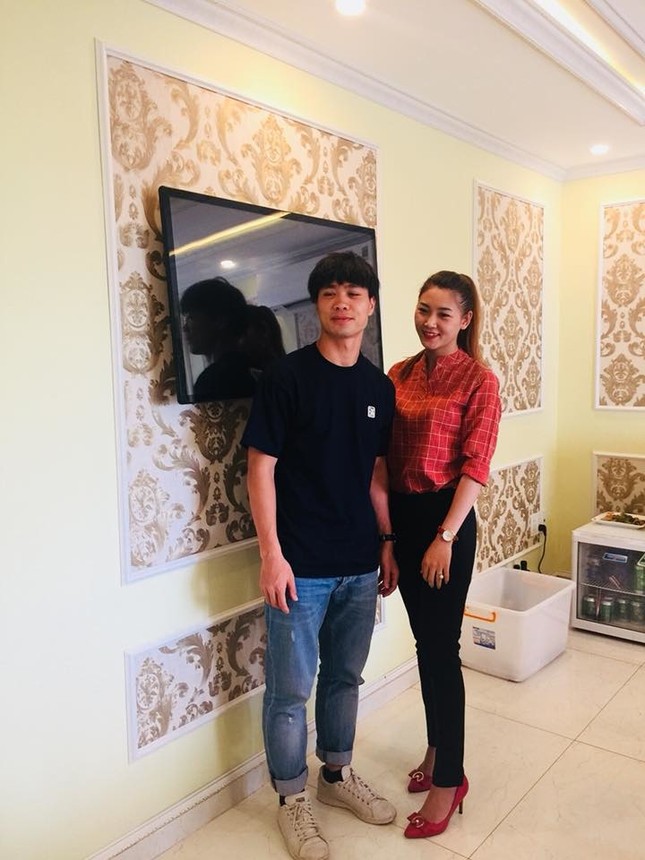 Công Phượng chụp ảnh thân thiết với cô gái lạ mặt, dân mạng nghi ngờ đây là người yêu mới? ảnh 3