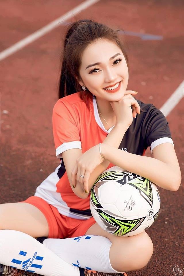 Văn Lâm - Văn Đức cùng bị "soi" là đang đi hẹn hò cùng "bạn gái tin đồn"? ảnh 9
