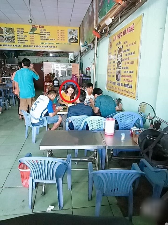 Văn Lâm - Văn Đức cùng bị "soi" là đang đi hẹn hò cùng "bạn gái tin đồn"? ảnh 7