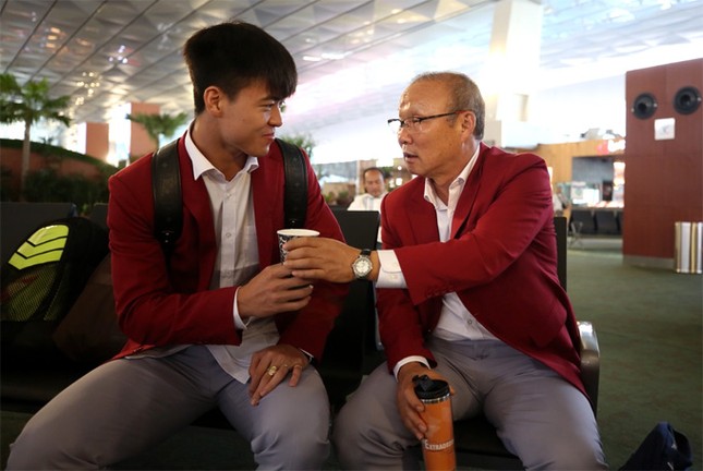 HLV Hàn Quốc dành cả tuổi trung niên "dụ" Duy Mạnh làm con rể, dân mạng lo thay cho Quỳnh Anh ảnh 7