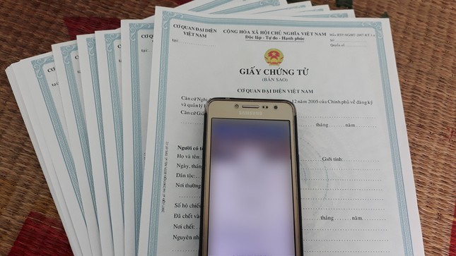 Hacker đánh sập Facebook cá nhân bằng giấy chứng tử tại VN ảnh 2