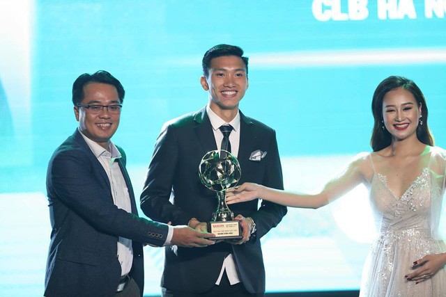 Quang Hải nhận giải Quả bóng vàng Việt Nam 2018 ảnh 3