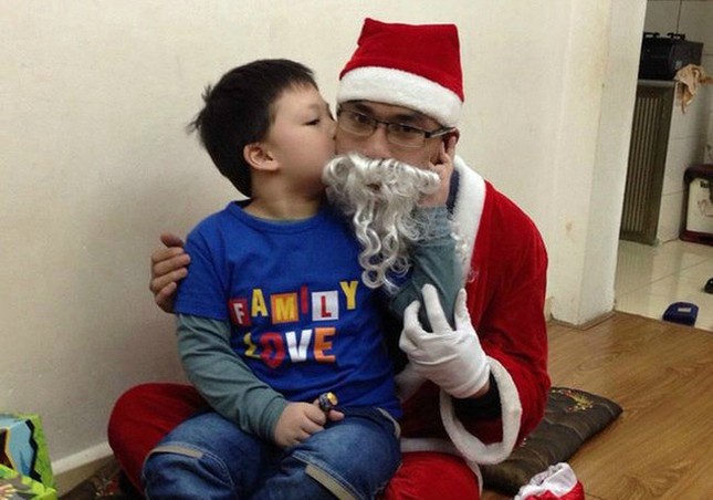 Bức thư cậu bé 6 tuổi: "Mẹ nói bố đang đi làm ở thiên đường, chỗ ông già Noel..." ảnh 1