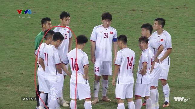 Sơ-vin có thể "lây" qua đường tình bạn: Không có Đình Trọng, sẽ có Tư Dũng bỏ áo trong quần ảnh 1