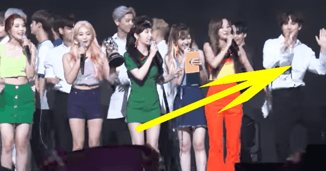 Phát cuồng trước khoảnh khắc đáng yêu của Suho (EXO) và Seulgi (Red Velvet) ảnh 1