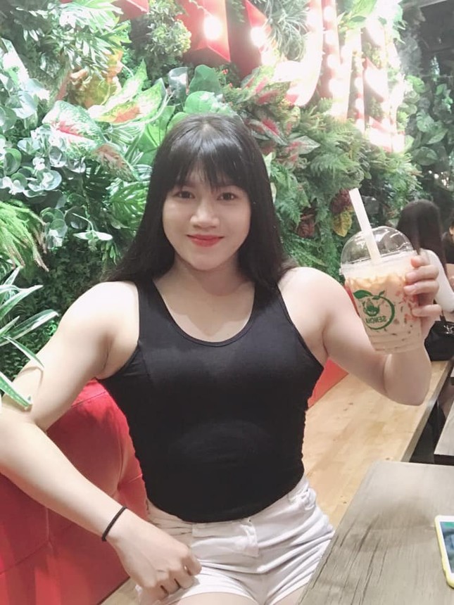 Đã tìm ra info của cô nàng thân hình cơ bắp, mặt xinh như mộng gây bão MXH ngày hôm nay! ảnh 1