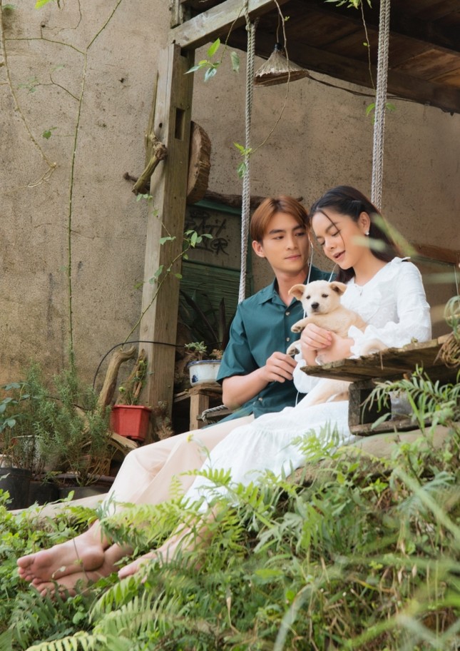 Phạm Quỳnh Anh bật khóc nức nở trong teaser MV, kể về "những ngày u ám nhất cuộc đời" ảnh 4