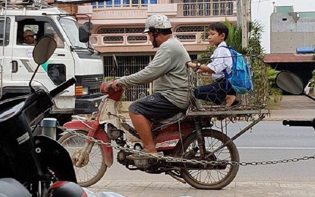 Loạt ảnh "người hùng thầm lặng" và câu hỏi khiến ai cũng cay mắt: "Bao lâu bạn chưa nói yêu bố?" ảnh 4