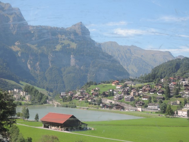 Có một thế giới cổ tích dưới chân đỉnh Titlis ảnh 2