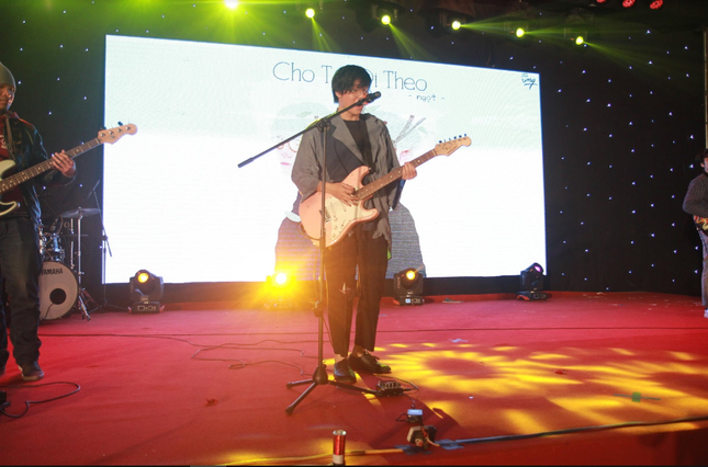 Teen THPT chuyên Sư phạm tài sắc vẹn toàn trong đêm Final sự kiện "Fiesta a Cielo" ảnh 7