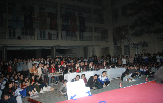 Teen THPT chuyên Sư phạm tài sắc vẹn toàn trong đêm Final sự kiện "Fiesta a Cielo" ảnh 8