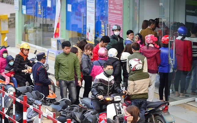 Ác mộng ngày Tết: Hàng loạt cây ATM quá tải, rút tiền không được còn bị nuốt thẻ ảnh 2