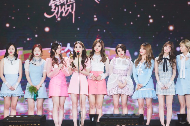 Gắn với hình tượng ngọt ngào trong suốt 5 năm qua, liệu đã đến lúc TWICE cần “lột xác”? ảnh 1