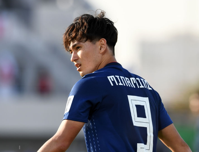 Tạm biệt Asian Cup, trai đẹp của ĐT Nhật Bản gửi lời cảm ơn đến hội chị em Việt Nam ảnh 3