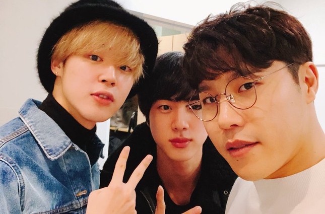 Ca sĩ Lee Hyun thừa nhận Suga là người "khó tiếp cận" nhất BTS ảnh 1