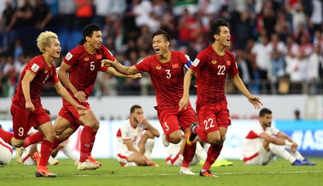 Trợ lý nói 7 thứ tiếng của ông Park và chuyện cây đèn thần ở Asian Cup ảnh 3