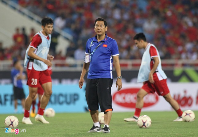 Trợ lý nói 7 thứ tiếng của ông Park và chuyện cây đèn thần ở Asian Cup ảnh 4