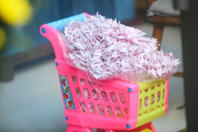 Mỹ Tâm bất ngờ nhận được nhiều món quà ý nghĩa từ người hâm mộ trong buổi họp fan đầu năm ảnh 3