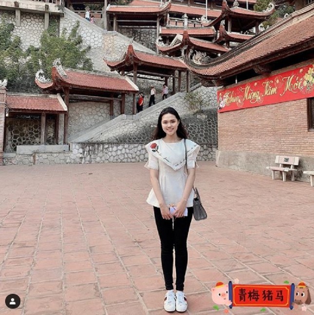 Đầu năm đăng ảnh đi chùa đã bị anti-fan "ném đá", đây là cách bạn gái Duy Mạnh đáp trả ảnh 1