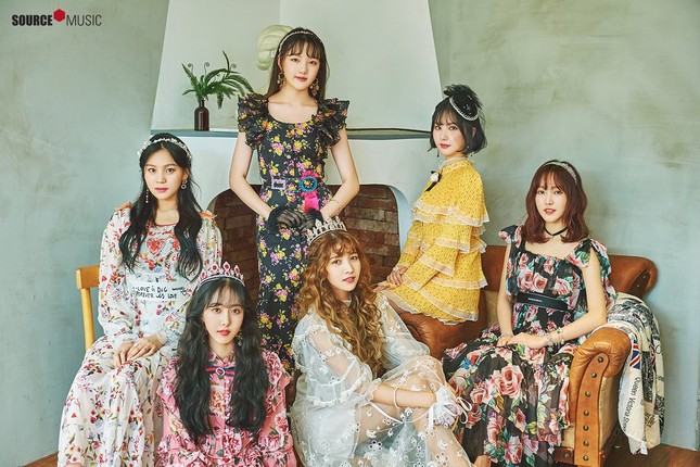 BXH giá trị thương hiệu girlgroup tháng 2: BLACKPINK tiếp tục dẫn đầu, TWICE để GFriend "vượt mặt" ảnh 2