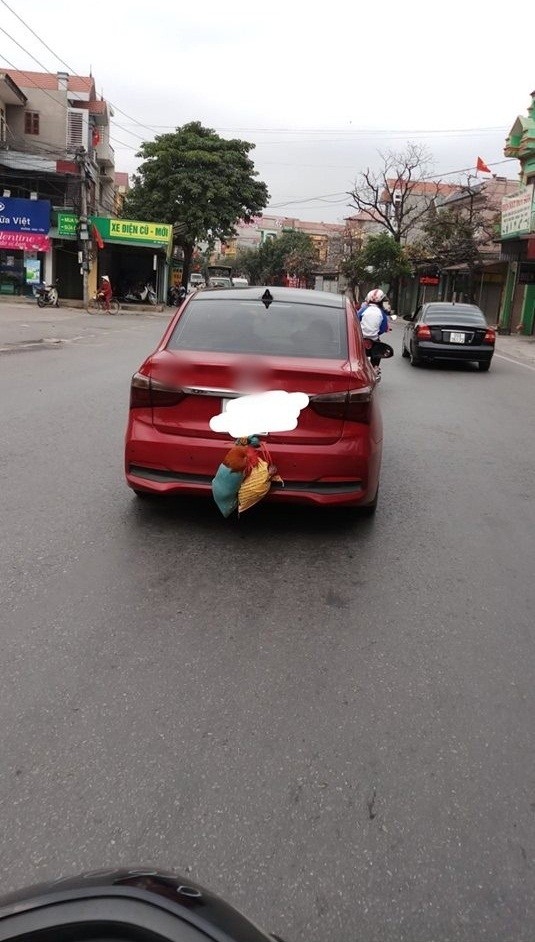Hình ảnh về những chuyến xe "chở cả quê hương" quay lại thành phố sau kì nghỉ Tết ảnh 6