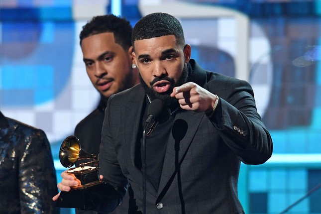 Drama dài tập "Grammy 2019": Cắt ngang phần phát biểu của Drake, bị tố phân biệt chủng tộc ảnh 2