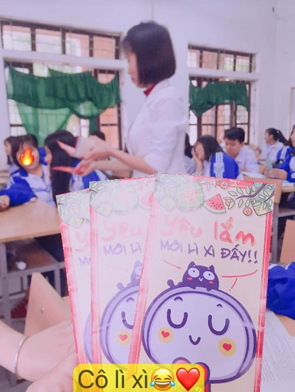 Tiết học đầu Xuân không còn nhàm chán khi thầy cô giáo lì xì học trò theo cách thật "chất" ảnh 6