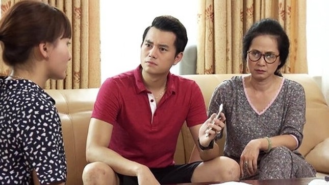 Anh chàng giả làm bạn gái có thai để thử lòng mẹ và cái kết... "khét lẹt" ảnh 1