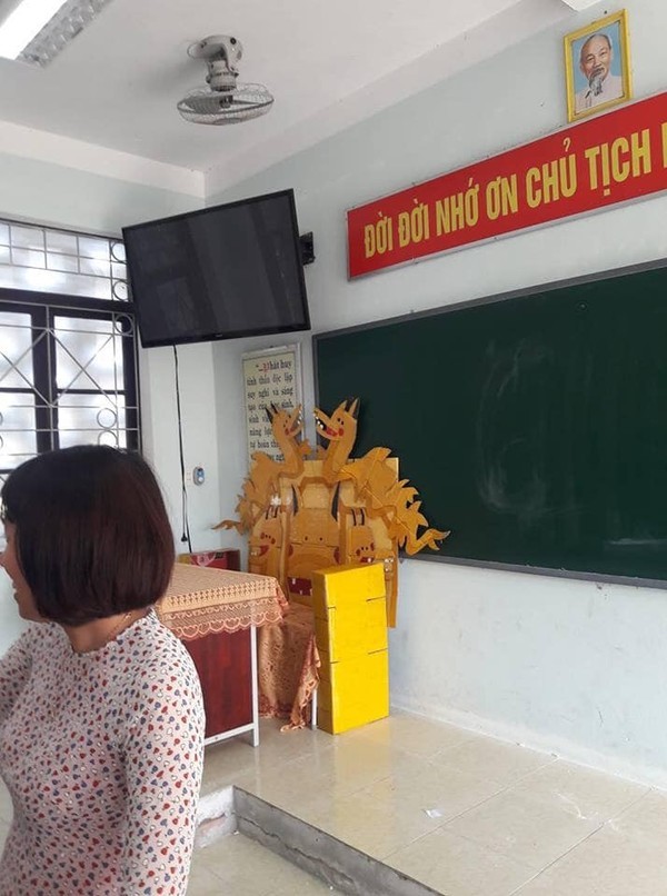 Một lần chơi lớn xem cô có trầm trồ, cả lớp "bá đạo" tặng cô giáo hẳn "ghế quàng thượng" ảnh 2