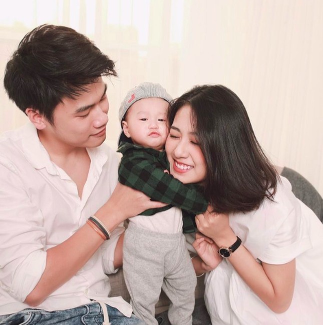 "Thanh xuân" của nhiều bạn trẻ giờ đã... "tay bồng tay bế" thế này rồi đây! ảnh 5
