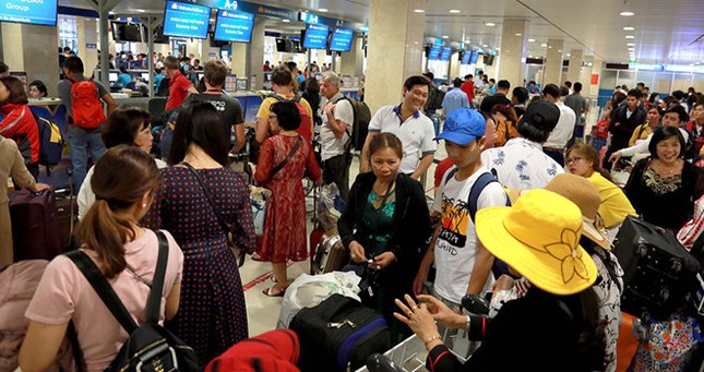 Sân bay Tân Sơn Nhất: Chuyện 3 vali bị hỏng, vỡ của cựu Đại sứ Việt Nam và lời giải thích ảnh 1