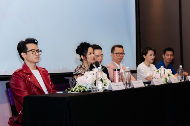 Hà Anh Tuấn cùng diva Hồng Nhung làm người kể chuyện trong một đêm nhạc ảnh 3