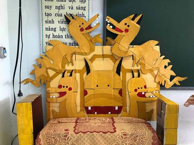 Mặc “long bào”, ngồi “ngai vàng” nam sinh Quảng Bình được quan tâm đặc biệt ảnh 7