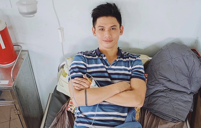 Đại Nhân bị tai biến mạch máu não, nhập viện trong tình trạng gần liệt nửa người và méo miệng ảnh 3