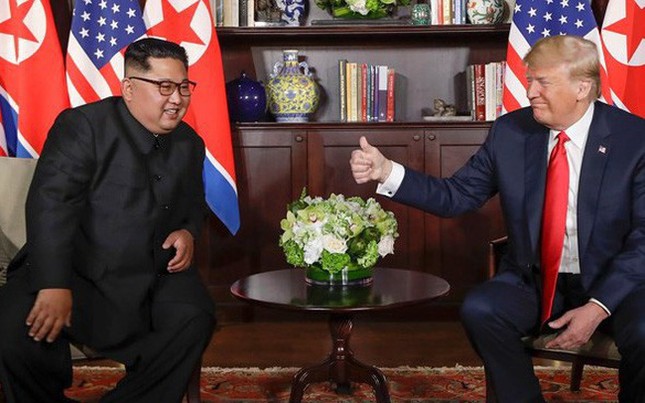 Hãng tin Reuters: người dân Việt Nam sẽ tặng nón lá cho 2 nhà lãnh đạo đội nếu trời mưa ảnh 1