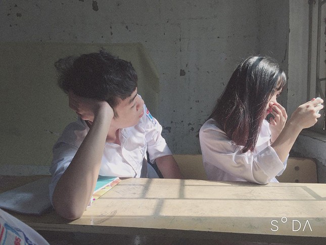 Sau bức ảnh che nắng "tình bể bình" bên cửa sổ là câu chuyện ít ai ngờ đến ảnh 2