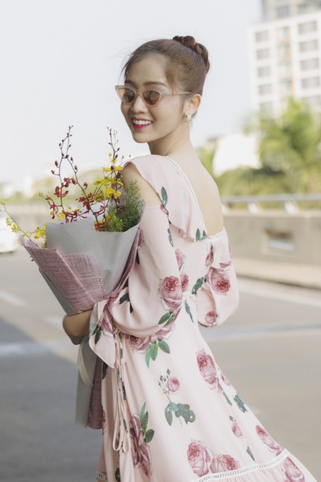 Người kế nghiệm Hương Giang lên đường sang Thái dự thi "Hoa hậu Chuyển giới Quốc tế 2019" ảnh 2