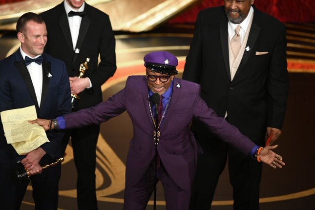 Quá xúc động khi lần đầu đoạt giải Oscars, Spike Lee yêu cầu BTC không giới hạn thời gian phát biểu ảnh 2