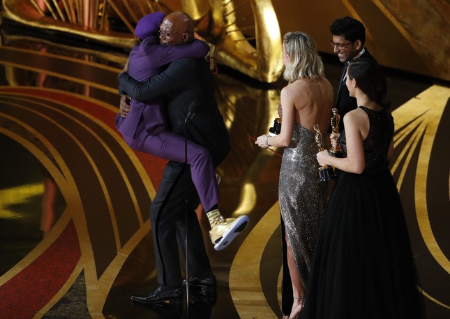 Quá xúc động khi lần đầu đoạt giải Oscars, Spike Lee yêu cầu BTC không giới hạn thời gian phát biểu ảnh 1