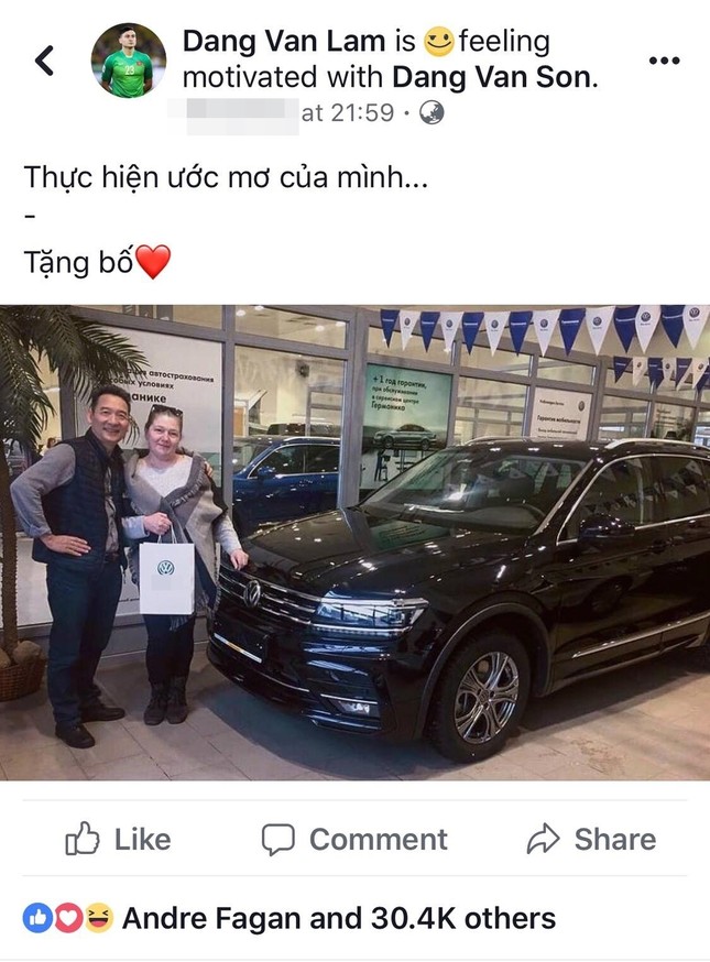 Đặng Văn Lâm mua xe tặng bố ở tuổi 26, Văn Hậu nể phục: "Anh là số 1!" ảnh 1