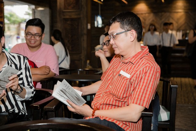 Diễn viên hài Minh Dự bật khóc 2 lần trong buổi họp báo ra mắt sách đầu tay ảnh 6