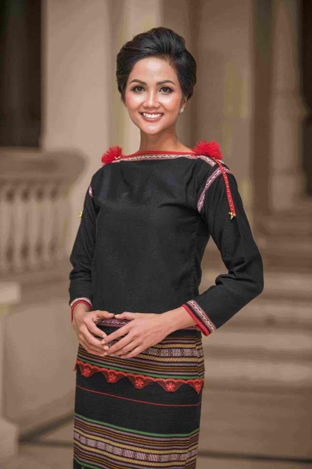 Tượng sáp của H'Hen Niê bị cư dân mạng chê đáng sợ, không giống với phiên bản gốc ảnh 3
