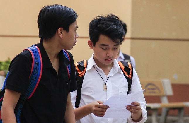 Học sinh lớp 9 ở Hà Nội lo lắng, tính đi học thêm Lịch sử để thi vào lớp 10 THPT ảnh 1