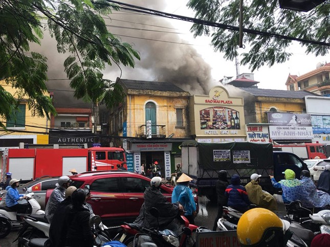 Cháy lớn tại khách sạn, nữ nhân viên tử vong ảnh 1