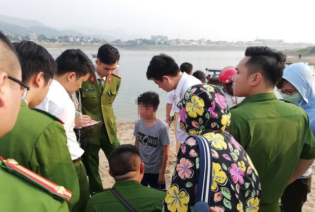 Hoà Bình: 8 học sinh chết đuối trên sông Đà ảnh 1