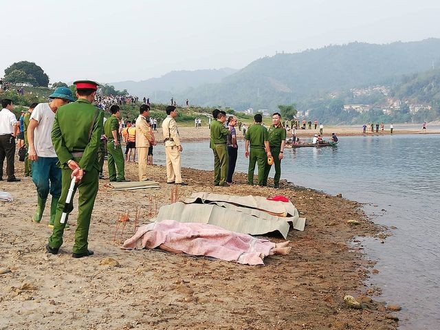 Hoà Bình: 8 học sinh chết đuối trên sông Đà ảnh 4